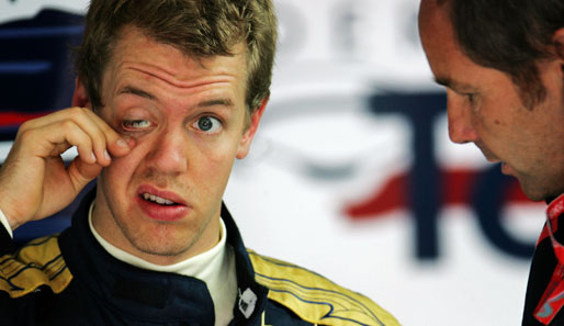Für Sebastian Vettel (Bild) ist das Rennen dagegen bereits in der ersten Kurve beendet - er kollidiert mit Adrian Sutil im Force-India-Boliden