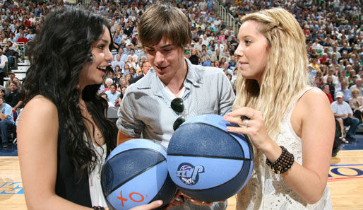 High-School-Musical-Star Zac Efron mit Vanessa Hudgens und Ashley Tisdale