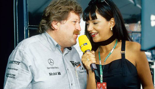 Und wieder einmal Haug. 1998 jedoch als Mercedes-Sportchef im Nahkampf mit Verona Feldbusch