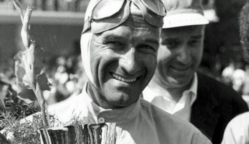 1950: WM-Premiere in Monaco. Von 19 gestarteten Fahrern kommen sieben ins Ziel. Raymond Sommer (Bild) wird Vierter. Später stirbt er bei einem Unfall