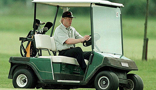 Zur Entspannung geht Kahn gerne mal eine Runde golfen