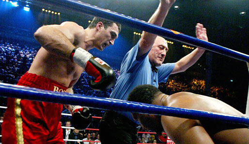 20. Dezember 2003: Aufbaukampf gegen Danell Nicholson (TKO in der 4. Runde). Klitschko darf nun wieder um die WM boxen