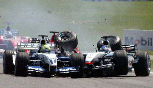 Der Deutschland-GP 2003 wurde berühmt für seinen Startcrash, dem gleich drei Sieganwärter zum Opfer fielen