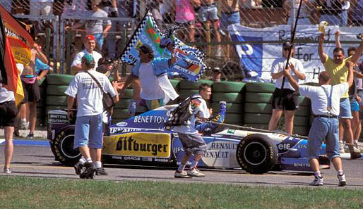 Ein Jahr später brach Michael Schumacher den Bann. Als amtierender Weltmeister gewann er im Benetton zum ersten Mal den Deutschland-GP