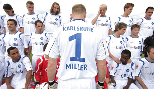 Und auch der Karlsruher SC setzt im Abstiegskampf auf weiße Trikots