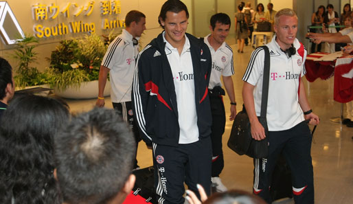 Der FC Bayern auf Japan-Reise: Die Ankunft des FC Bayern am Narita International Airport in Tokio