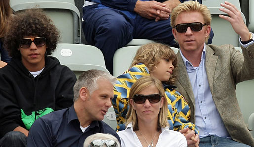 Auch Boris Becker und seine beiden Jungs wollten sich den Auftritt der Kournikowa nicht entgehen lassen. Akkurat: Die Haarpracht von Söhnchen Noah