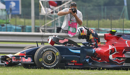 Sebastian Vettel erlebte einen Tag zum Vergessen. In beiden Sessions rollte er ganz früh aus
