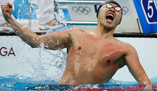 Goldmedaille und Weltrekord über 100 Meter Brust: Kosuke Kitajima aus Japan