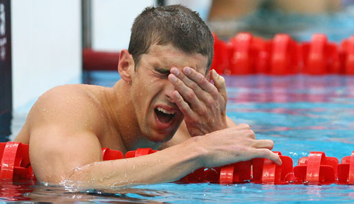 Und da ist der Amerikaner Phelps endlich. Ist er heute nicht gut drauf?