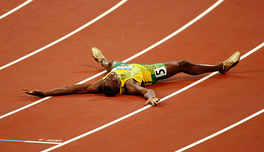 So reagierte Usain Bolt auf seinen Weltrekord von 19,30 Sekunden über die 200 Meter