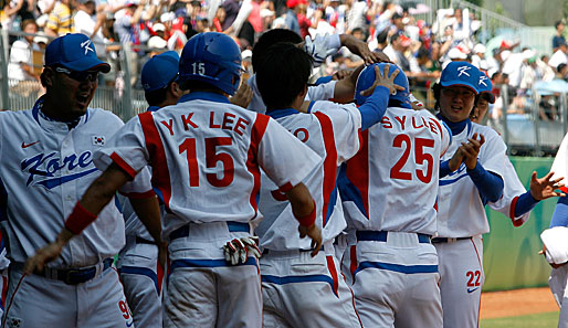 Riesenjubel beim Team aus Südkorea. Nach dem Sieg über Japan geht es nun im Finale um den Olympiasieg