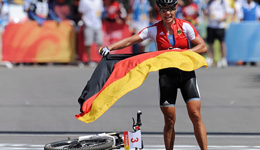 Tag 15 in Peking: Mountainbikerin Sabine Spitz holt die 15. Goldmedaille für Deutschland