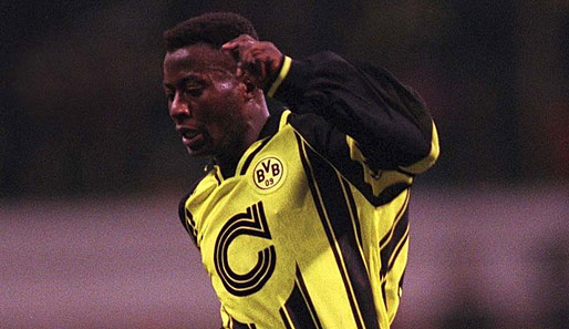 In einem Derby sollte man die Ruhe bewahren. Ibrahim Tanko half gegen Schalke im Jahr 2001 ein wenig nach und griff zum Joint