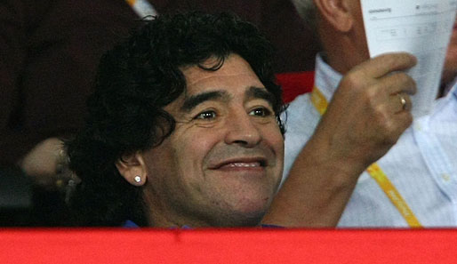 Diego Maradona war auf dem Platz genial, außerhalb eher nicht. Nach zahlreichen Entziehungskuren kann er dem Koks immer noch nicht abschwören