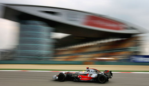 Lewis Hamilton war jedoch konstant schneller und markierte die Tagesbestzeit
