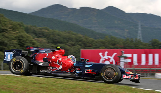 In seinem Formel-1-Boliden war Vettel dann aber wieder allein unterwegs