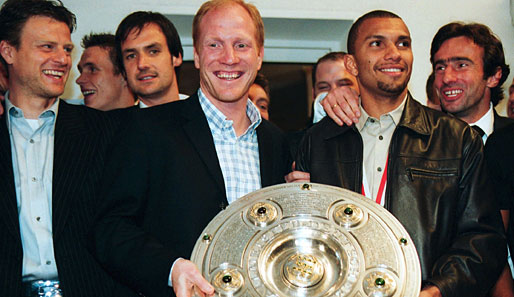 Die Arbeit zahlt sich aus: Sammer wird 2002 als jüngster Trainer der Bundesliga-Geschichte deutscher Meister