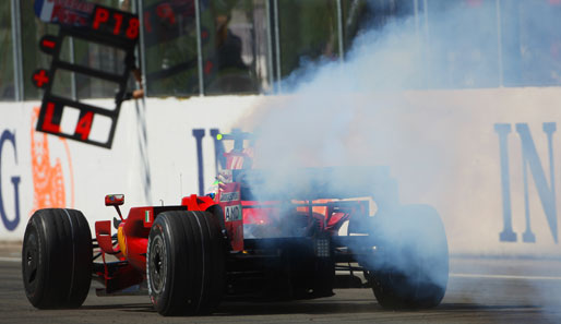 Ungarn-GP: Massa ist bis zum Motorplatzer kurz vor Schluss auf Siegeskurs. Hamilton wird trotz Reifenschadens Fünfter. WM-Stand: Hamilton - Massa 62:54