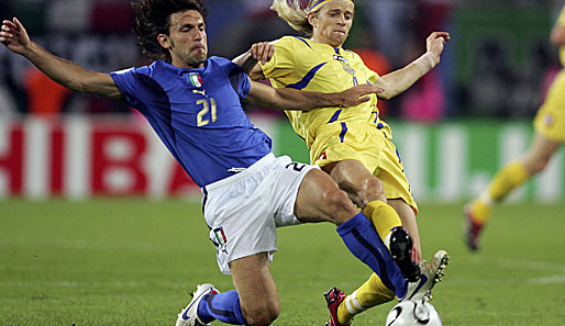 Dort musste sich die Ukraine allerdings Italien deutlich mit 3:0 geschlagen geben. Tymoschtschuk lieferte sich ein packendes Duell mit Andrea Pirlo
