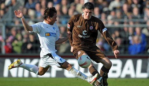 In Stuttgart kam Weis allerdings nur in der zweiten Mannschaft zum Einsatz. 2007 wechselte er zu 1899 Hoffenheim