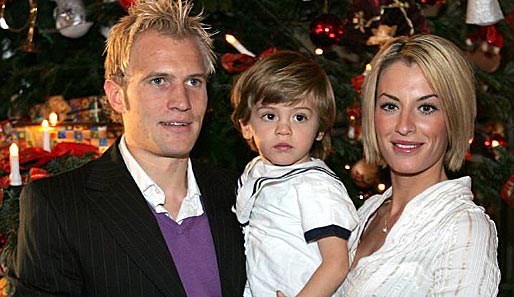 Anna Maria und Pekka (jetzt bei Alemannia Achen) 2005 mit ihrem Sohn Montri. Davor war Anna Maria übrigens mit dem Ex-Werderaner Ludovic Magnin liiert