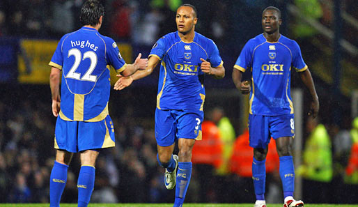 FC Portsmouth - AC Mailand 2:2: Portsmouth führte schon mit 2:0. Hier jubelt Kaboul dezent über seinen Treffer