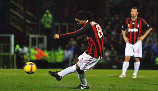 FC Portsmouth - AC Mailand 2:2: In der 84. Minute sorgte der eingewechselte Ronaldinho für den Anschlusstreffer