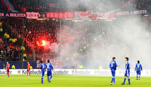Hamburger SV - Ajax Amsterdam 0:1: Vor dem Spiel gab es auf der Reeperbahn heftige Ausschreitungen