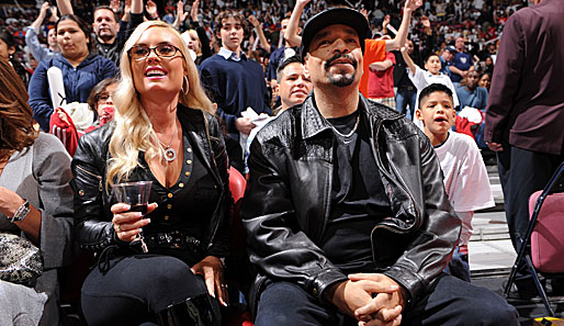 Bei den New Jersey Nets trieb sich Rapper Ice-T mit Begleitung herum