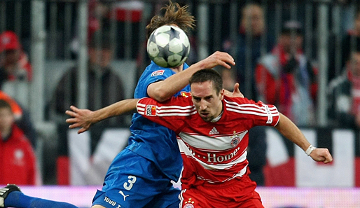 Franck Ribery (FC Bayern) hat gegen Matthias Jaissle einen schweren Stand
