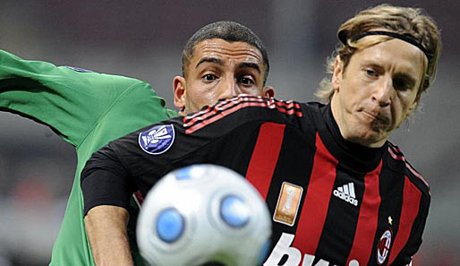 Milans Massimo Ambrosini (rechts) traf gegen Wolfsburg zum 1:0