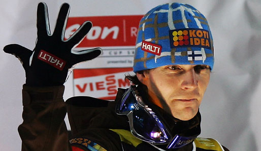 Der "Fliegende Finne" Janne Ahonen schrieb Geschichte, als er zum fünften Mal die Vierschanzentournee gewann. Danach beendete er seine große Karriere