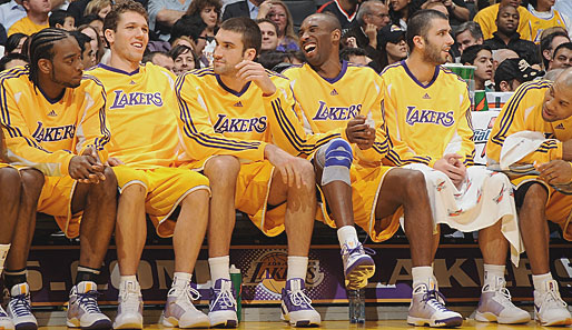Die Spieler der Lakers haben gut lachen - ihr Klub ist der zweitwertvollste der Liga mit 584 Mio. Wie viel Anteil da wohl Kobe Bryant hat?