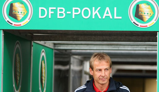 Das erste Pflichtspiel im DFB-Pokal beim Drittligisten RW Erfurt wird zur Zitterpartie. Die Bayern gewinnen mit Dusel 4:3