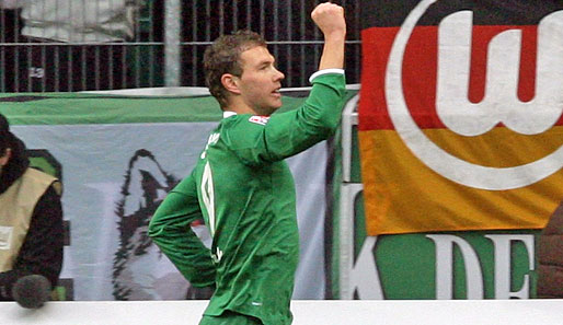 Den ersten Grund zum Jubeln hatte Wolfsburgs Edin Dzeko