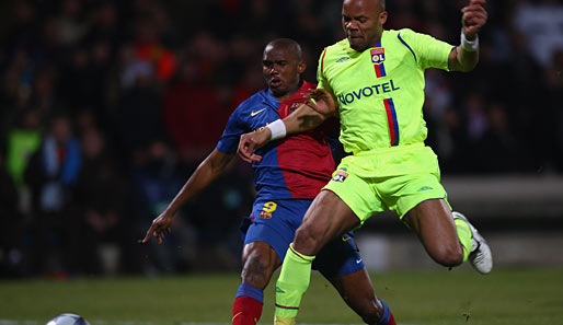Olympique Lyon - FC Barcelona 1:1: Jean-Alain Boumsong machte eine starke Partie gegen Samuel Eto'o
