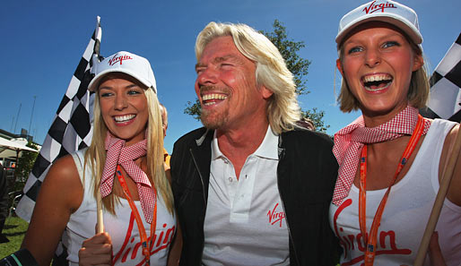 Großer Tag für Brawn GP: Virgin-Boss und Milliardär Richard Branson ist mit großem Bahnhof als Sponsor eingestiegen