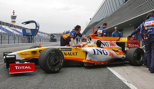 Renault erlebte im März ein Wechselbad der Gefühle. Mal hinkten die Franzosen wie im Februar weit hinterher, mal glänzte Fernando Alonso mit Top-Zeiten