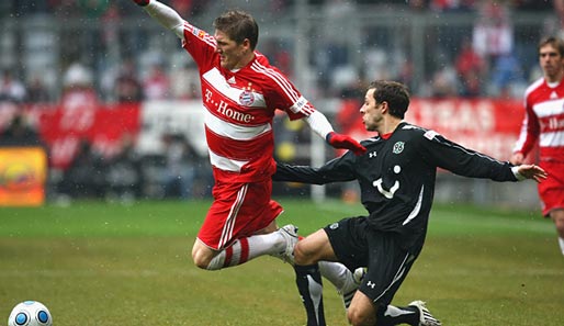 Bayern München - Hannover 96 5:1: Bastian Schweinsteiger durfte aufgrund Verletzung von Franck Ribery auf links spielen