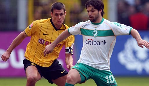 Werder-Spielmacher Diego unter strenger Bewachung von Dortmunds Kehl