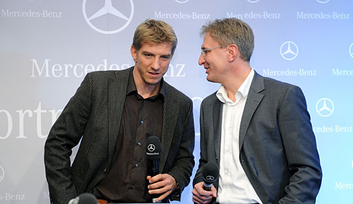 Hier plauderte Cottbus-Manager Steffen Heidrich (r.) mit Ex-Nationalspieler Marko Rehmer