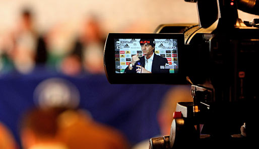Joachim Löw verkündete heute auf der Pressekonferenz, dass er Mario Gomez weiter das Vertrauen schenken werde