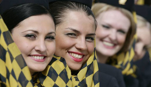 Die Gridgirls des Bahrain-GP: Jungfrauen & heiße Stewardessen