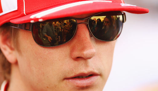 Kimi Räikkönen machte es in Sachen Brille zwar besser, aber seine neue Kappe ist nach wie vor gewöhnungsbedürftig