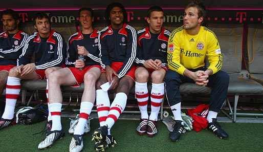 11. April 2009: Butt bleibt im Tor, und Klinsmann nach dem 4:0 gegen Frankfurt Trainer
