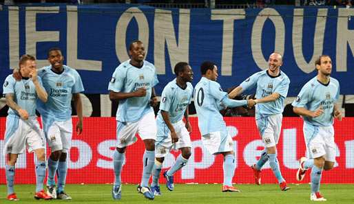 Hamburger SV - Manchester City 3:1: Schon nach 35 Sekunden hatten Robinho und Stephen Ireland Grund zum Tanzen