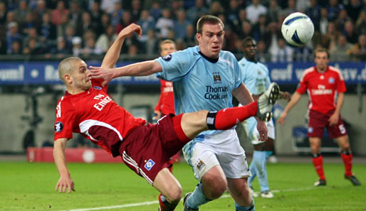 Hamburger SV - Manchester City 3:1: Petric vergab zu Beginn eine gute Chance. Zum Glück hatte der HSV noch andere Torgaranten
