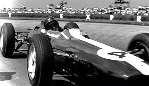 Lotus hielt sich deutlich länger in der Königsklasse. Den ersten Titel gewann das Team von Colin Chapman 1963 - direkt nach dem Wechsel von BRM zu Climax