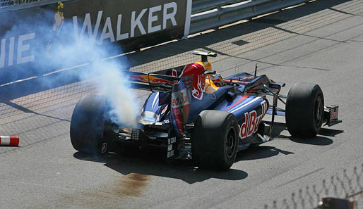 Vettel will Button eigentlich in Monaco schlagen. Aber ein Motorschaden im Training stoppte den Red-Bull-Piloten
